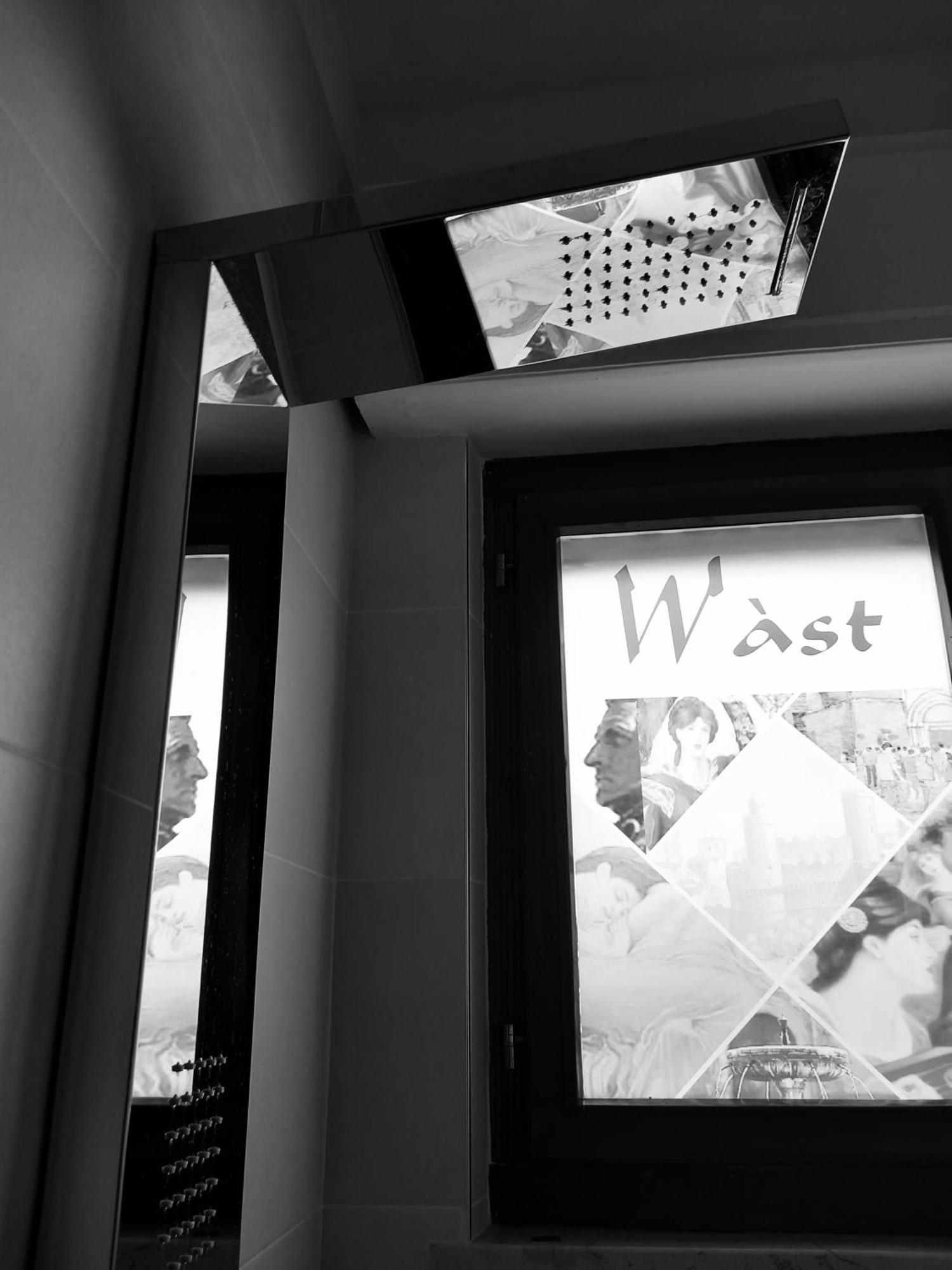 Wast-Host By Michelangelo Vasto Quarto foto